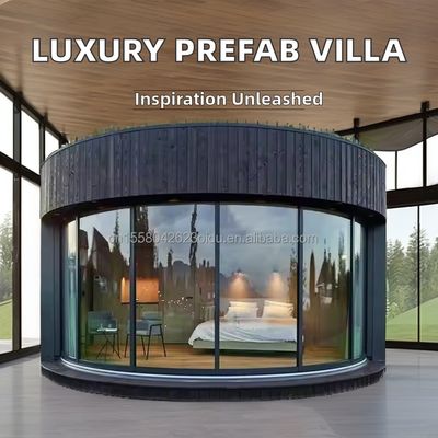Casa in contenitore con struttura in acciaio leggero con un bagno, una cucina e finestre in lega di alluminio