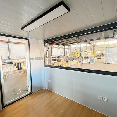 Negozio prefabbricato Pop Up Cafe Bar personalizzato in contenitori da 10 e 20 piedi Negozi di caffè con tubi quadrati in acciaio galvanizzato