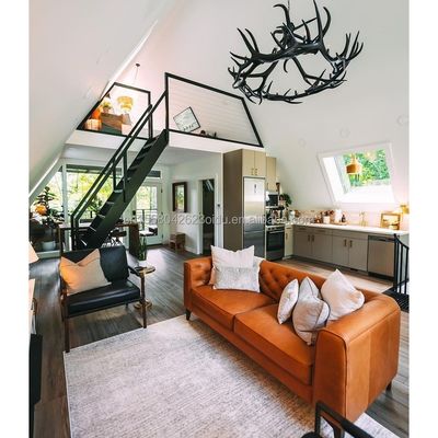 Struttura in acciaio Casa triangolare in legno