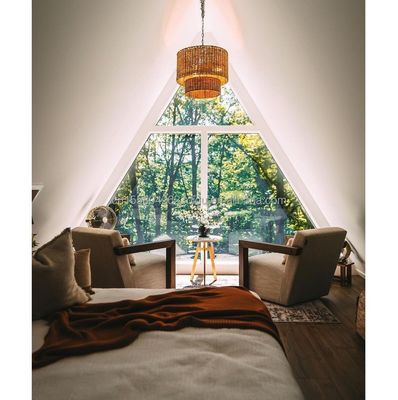 Struttura in acciaio Casa triangolare in legno