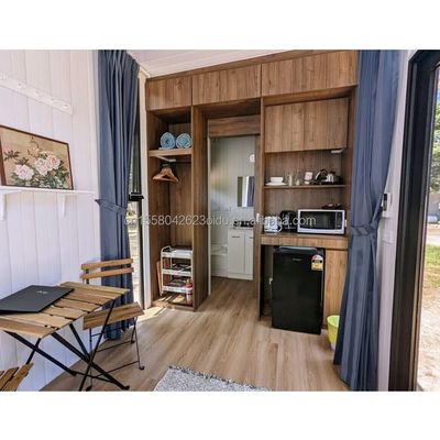 50/75/100mm Wave Sandwich Panel Wall UE Moderno Design Struttura in acciaio Edificio per alberghi in legno o Mobile Little House Casa prefabbricata