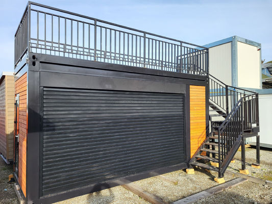 Casa in container prefabbricata a due piani per il centro commerciale stile Boba 50/75/100 mm Wave Sandwich Panel Parete e terrazza di design moderno