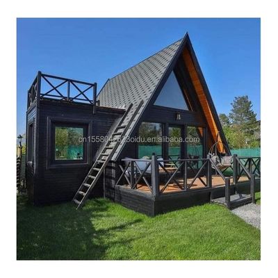 Struttura principale Tubi quadrati in acciaio galvanizzato Casa esterna triangolare moderna progettata con materiale per pannelli sandwich per negozio