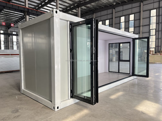 Colorato su misura 20ft Living Container Home Prefabbricato Tiny House con tubi quadrati in acciaio galvanizzato e design modulare