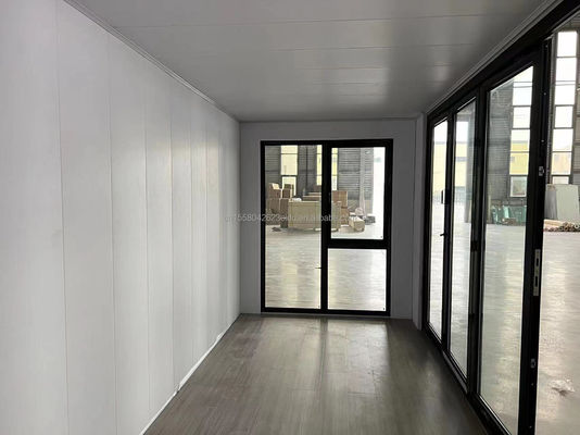 Colorato su misura 20ft Living Container Home Prefabbricato Tiny House con tubi quadrati in acciaio galvanizzato e design modulare