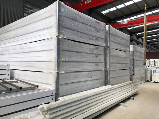 Struttura principale Tubi quadrati in acciaio galvanizzato Prefabbricato Casa in contenitore in colore personalizzato per la vita all'aria aperta